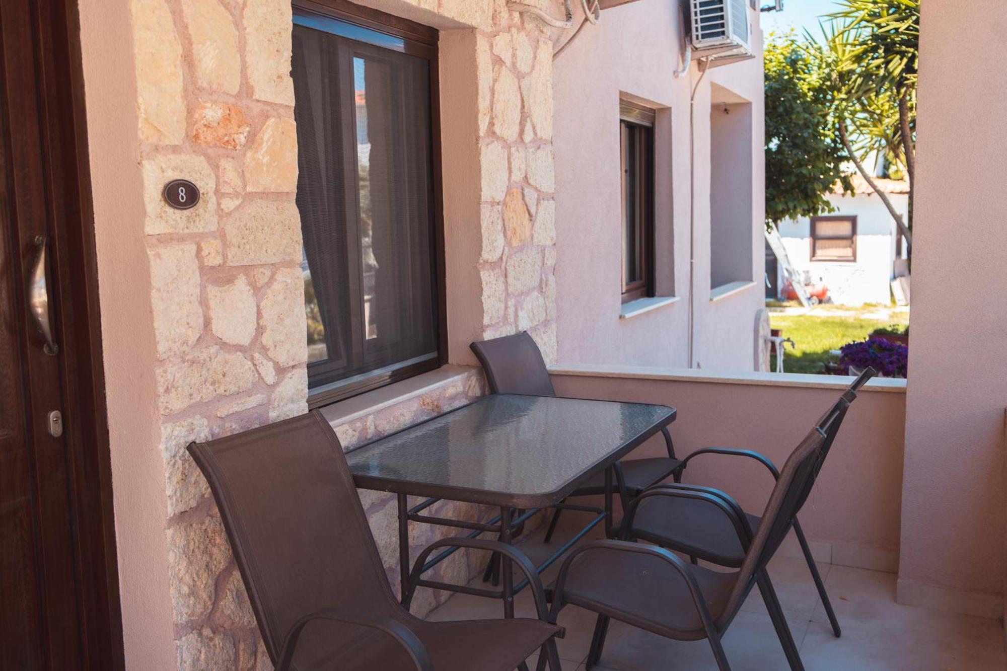 Liogerma Apartments Pefkochori Exterior photo